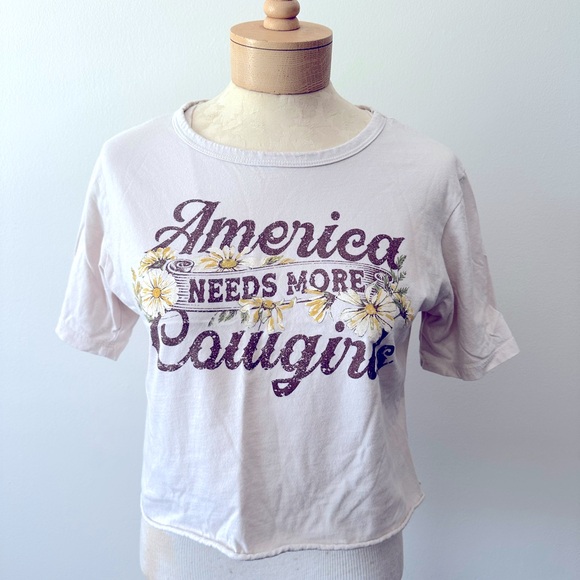 Altar’d State Small Cream “America Needs More Cowgirls” Graphic Tee Crop Top - Picture 1 of 3